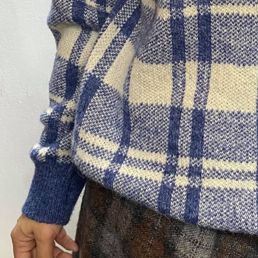 Cozy Blue & Cream Checkered Turtleneck Sweater - Picture 4 of 4